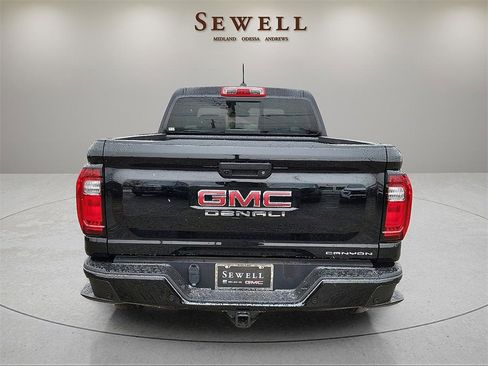 New 2026 GMC Canyon Denali image 4
