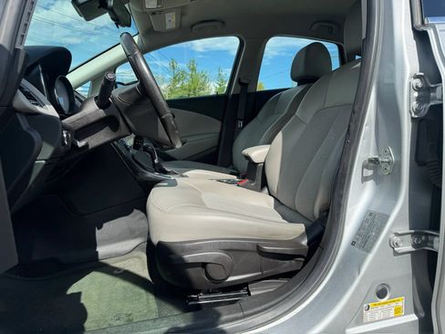 Used 2016 Buick Verano FWD image 19
