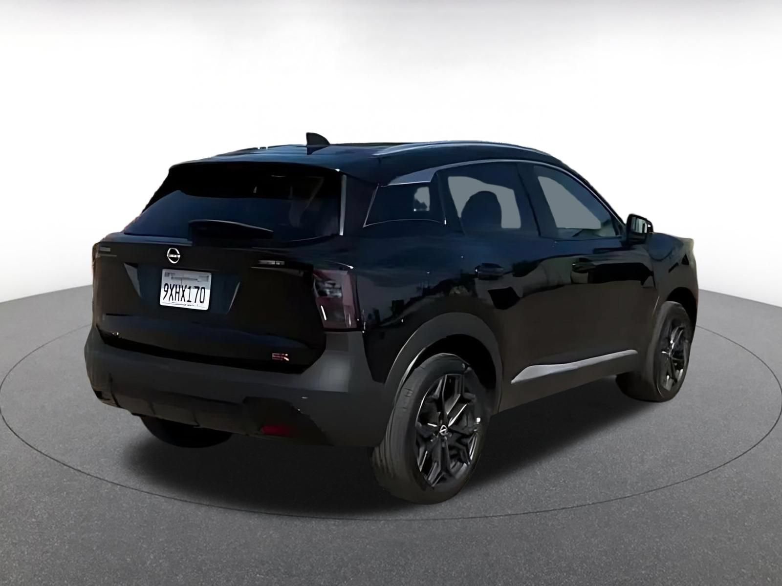Used 2026 Nissan Kicks SR FWD image 9