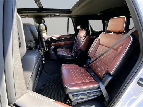 Used 2023 GMC Yukon Denali Ultimate image 23