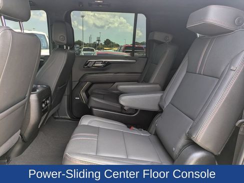 Used 2026 Chevrolet Suburban RST w/ RST Capability Package AWD/4WD image 16