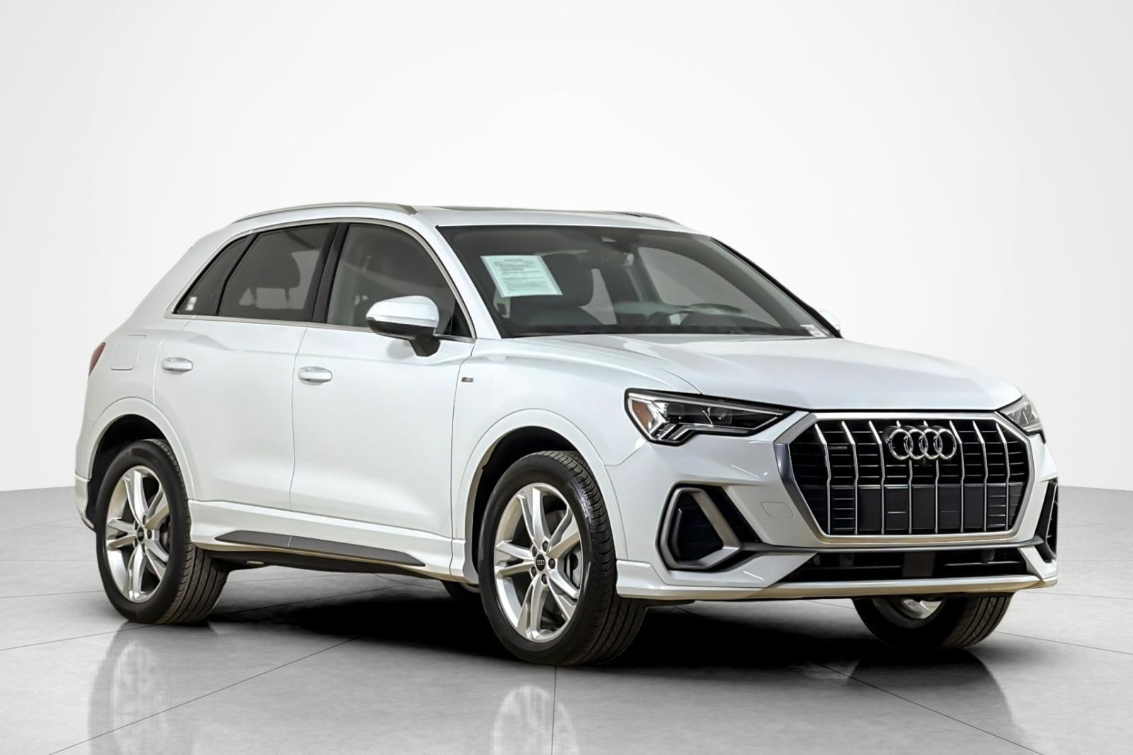 Used 2023 Audi Q3 2.0T Premium Plus w/ Premium Plus Package AWD/4WD image 7