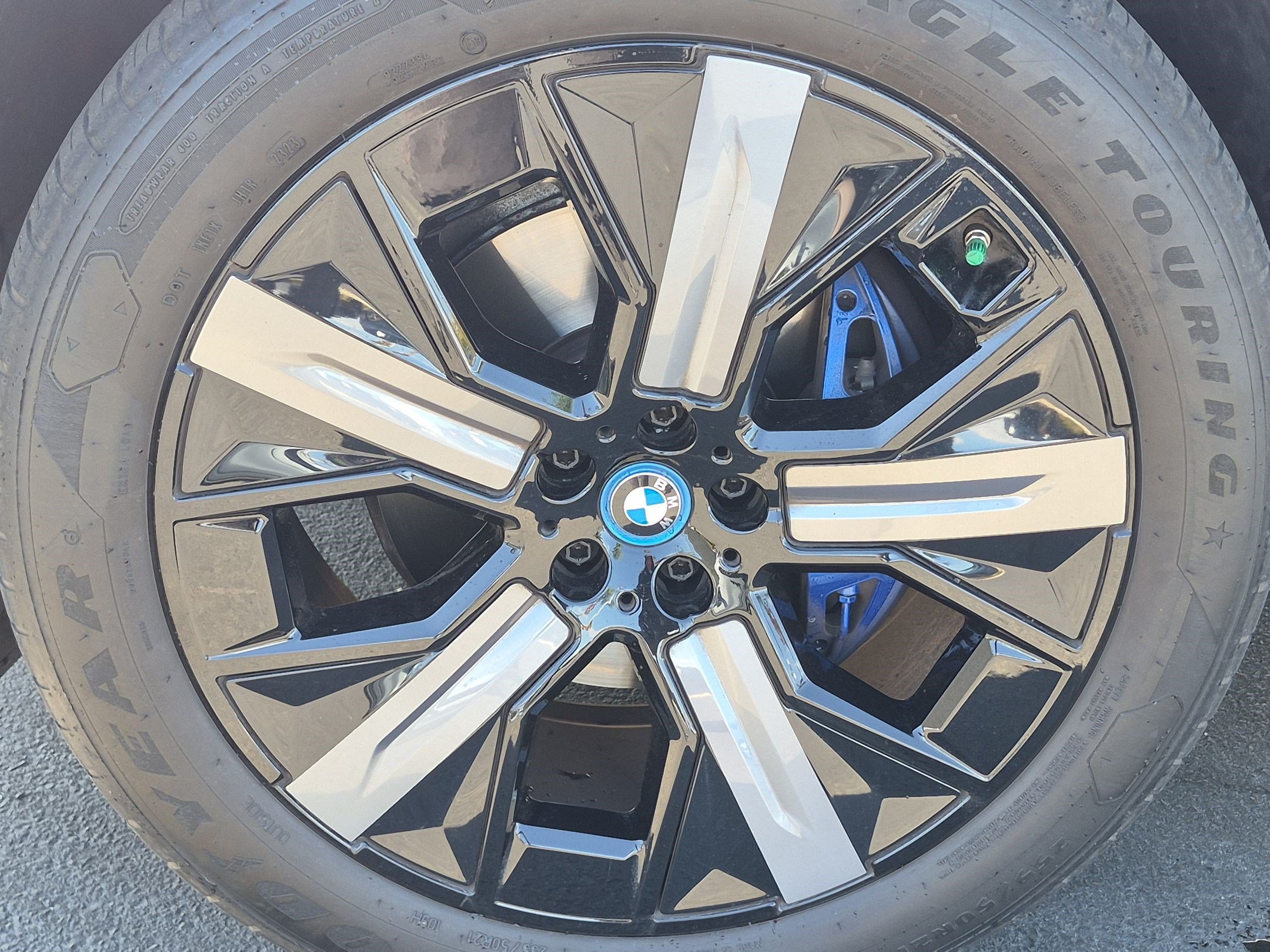 Certified 2024 BMW iX xDrive50 w/ Sport Package AWD/4WD image 13