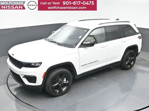 Used 2024 Jeep Grand Cherokee Limited w/ Black Appearance Package RWD image 29