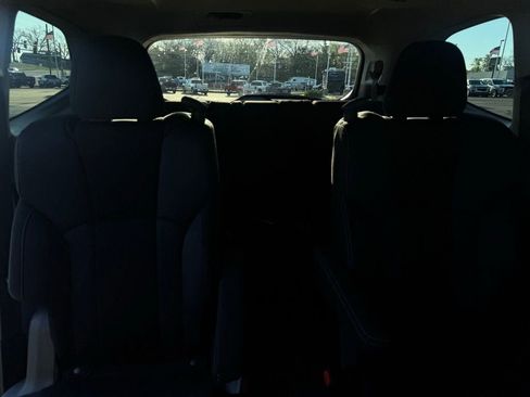 Used 2025 Subaru Ascent Premium image 9