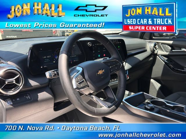 Used 2026 Chevrolet Equinox LT w/ Safety and Technology Package FWD image 24