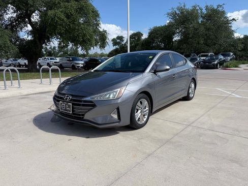 Used 2019 Hyundai Elantra SEL FWD image 2