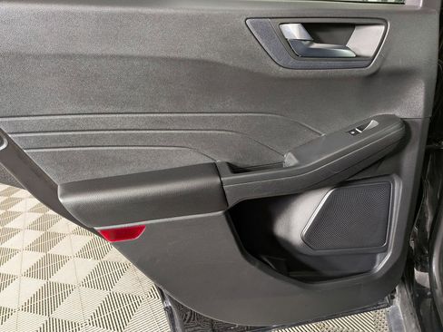 Used 2023 Ford Escape ST-Line image 32