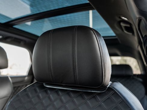 Certified 2022 Bentley Bentayga AWD/4WD image 30