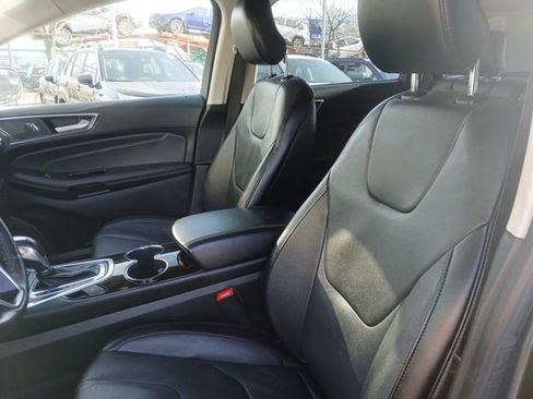Used 2018 Ford Edge Titanium image 21