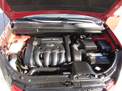 Used 2007 Kia Rondo LX w/ Convenience Pkg image 19