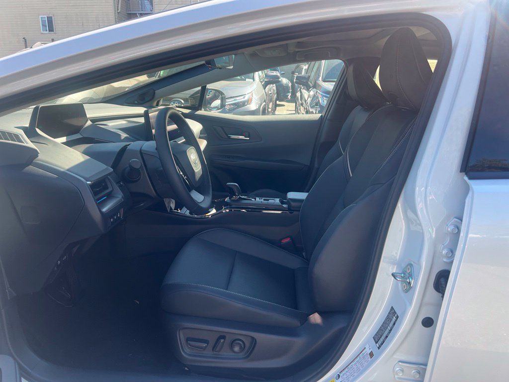 New 2027 Toyota Prius Limited AWD/4WD image 9
