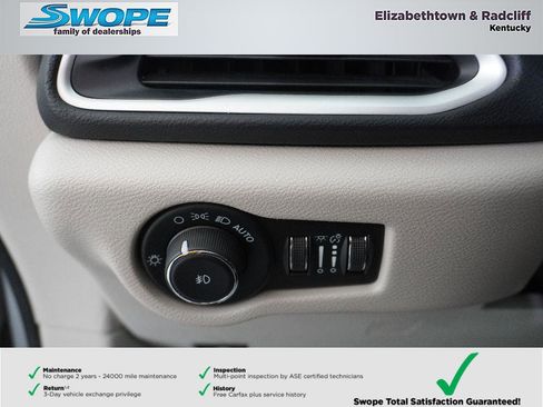 Certified 2024 Chrysler Pacifica Touring-L image 16