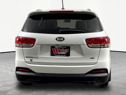Used 2016 Kia Sorento FWD image 5