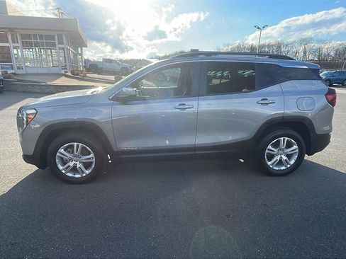 Certified 2023 GMC Terrain SLE w/ Driver Convenience Package image 4