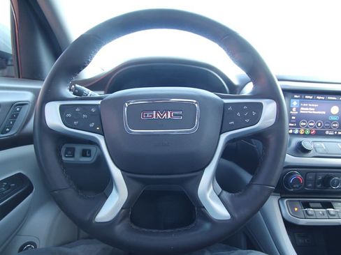 Used 2023 GMC Acadia SLT w/ Preferred Package image 20