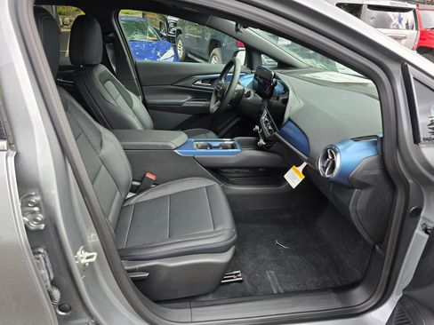 New 2026 Chevrolet Equinox EV LT AWD/4WD image 11