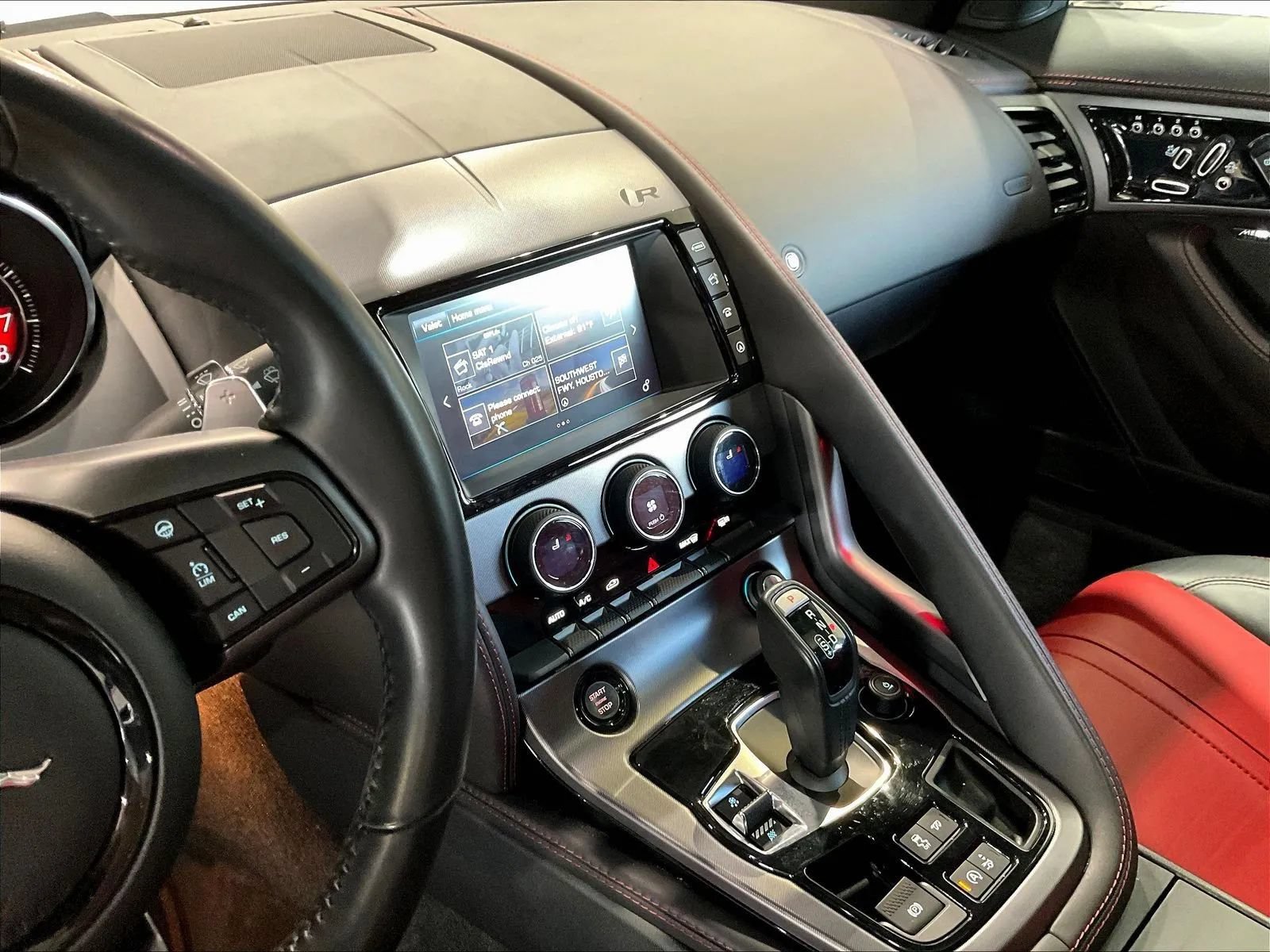 Used 2017 Jaguar F-TYPE R AWD/4WD image 20