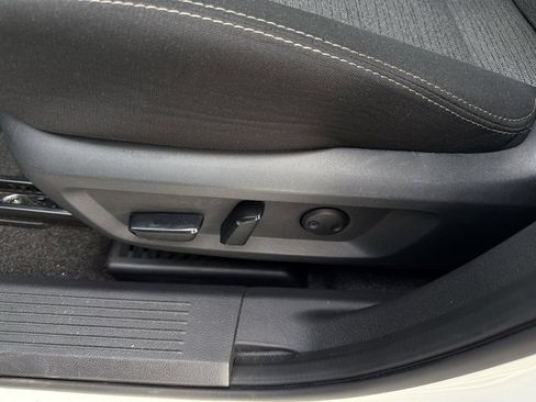 Used 2023 Nissan Rogue SV image 12