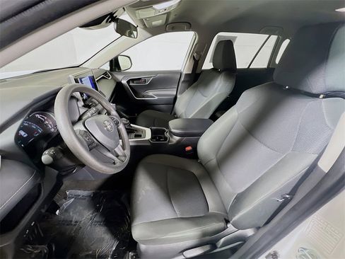 Certified 2025 Toyota RAV4 LE image 19