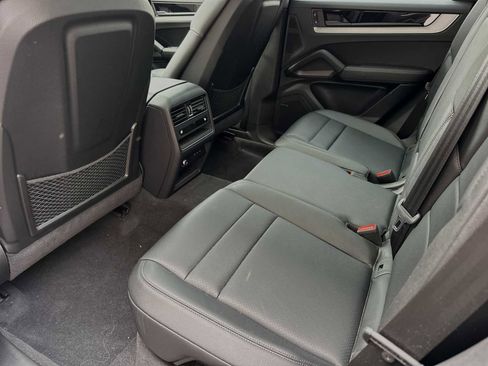 Certified 2024 Porsche Cayenne image 13