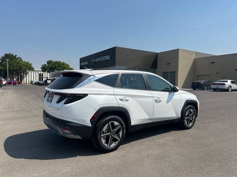 Certified 2025 Hyundai Tucson SEL AWD/4WD image 6