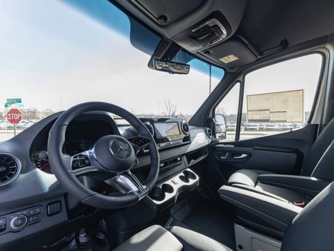 New 2026 Mercedes-Benz Sprinter 2500 image 11