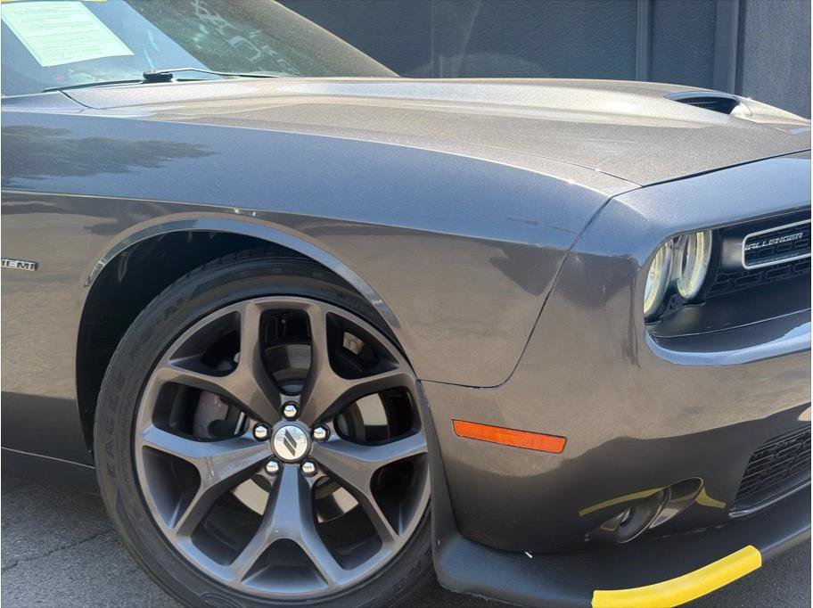 Used 2019 Dodge Challenger R/T RWD image 2