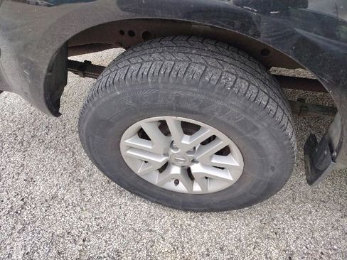 Used 2014 Nissan Frontier SV AWD/4WD image 14