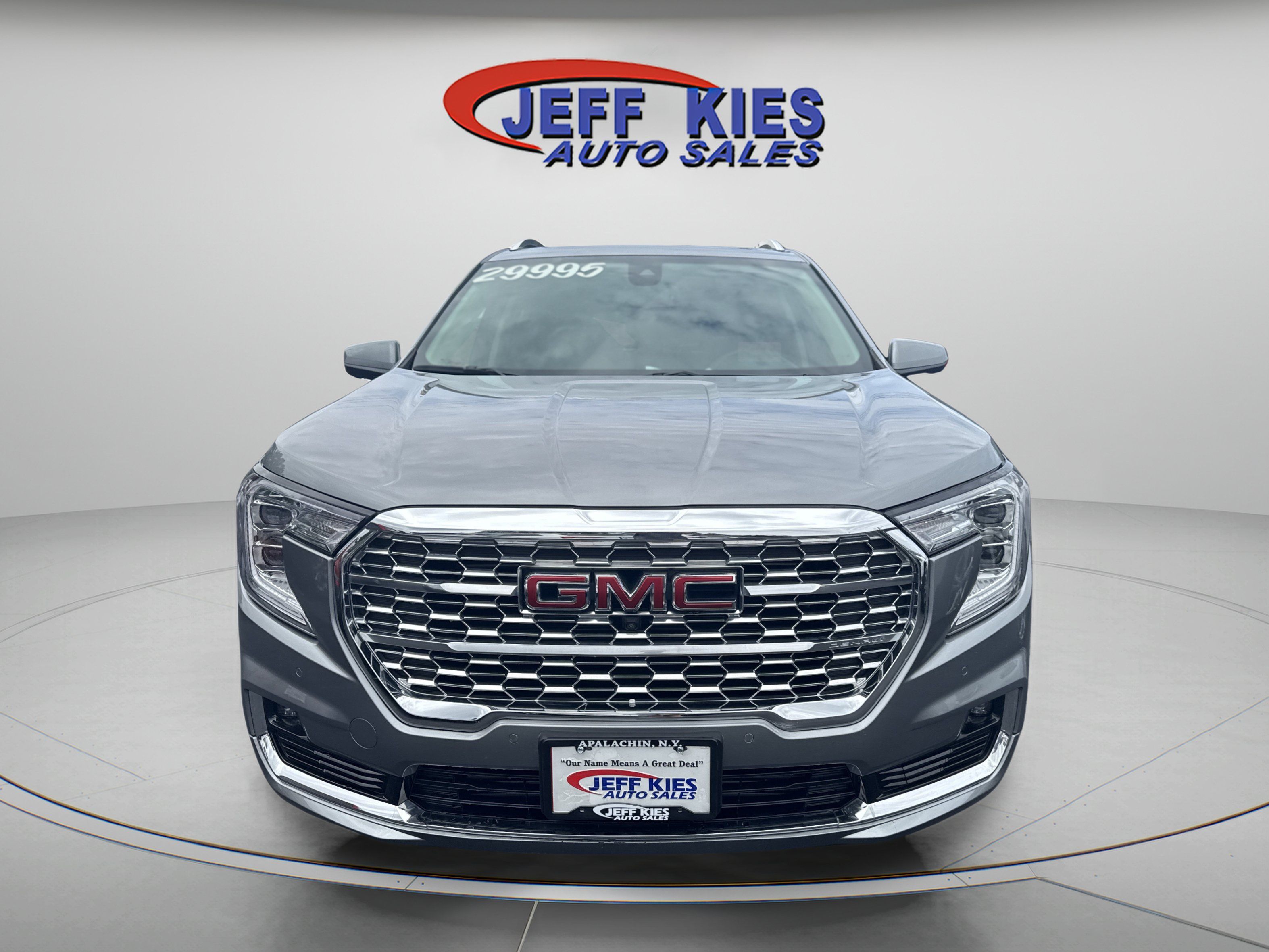 Used 2023 GMC Terrain Denali w/ Denali Premium Package AWD/4WD image 2