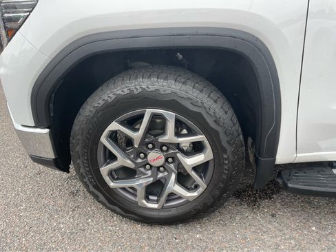 Used 2023 GMC Sierra 1500 SLT w/ SLT Premium Plus Package AWD/4WD image 9
