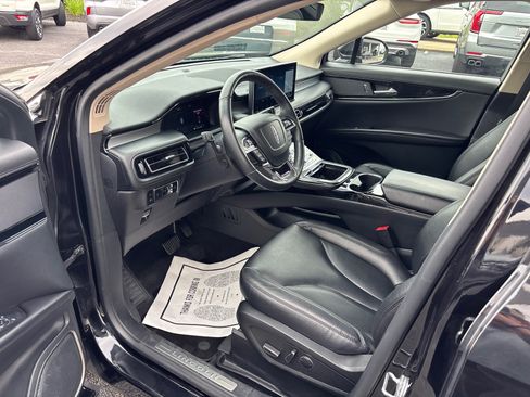 Certified 2023 Lincoln Nautilus AWD w/ Premium Package image 24