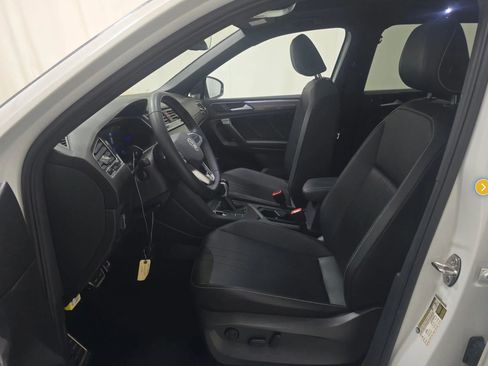 Used 2023 Volkswagen Tiguan SE R-Line image 6
