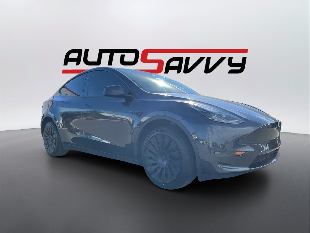 Used 2024 Tesla Model Y Long Range AWD/4WD image 3