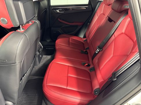 Certified 2026 Porsche Macan AWD/4WD image 22