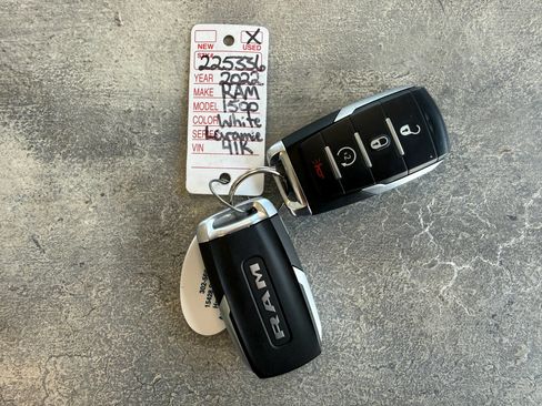 Used 2022 RAM 1500 Laramie AWD/4WD image 36