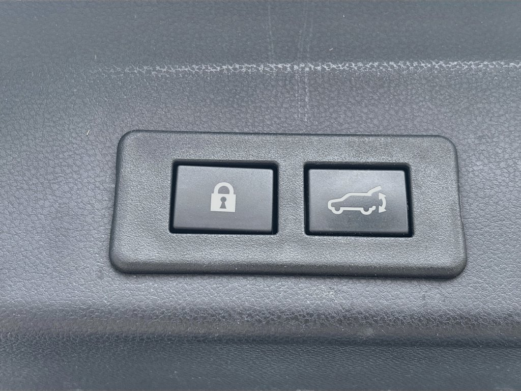 Used 2023 Subaru Ascent Limited AWD/4WD image 14