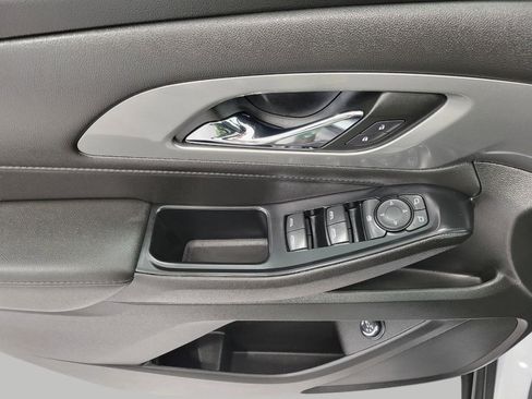 Used 2023 Chevrolet Traverse LT image 27