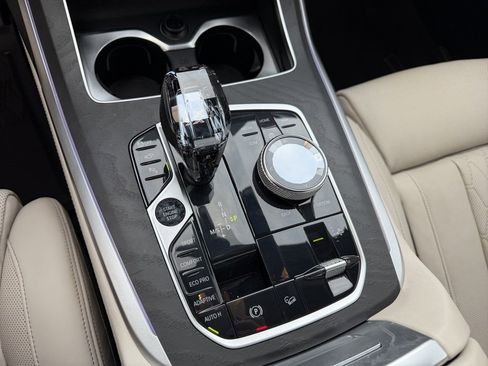 Used 2021 BMW X7 xDrive40i w/ M Sport Package image 25