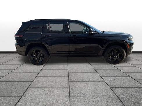 Used 2024 Jeep Grand Cherokee Limited w/ Luxury Tech Group II AWD/4WD image 6