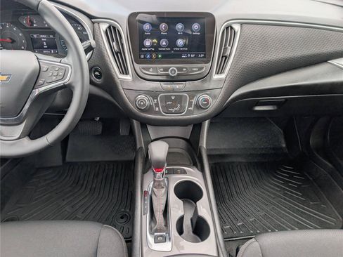 Used 2024 Chevrolet Malibu RS FWD image 17