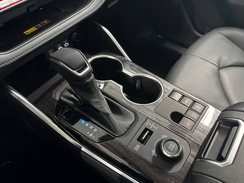 New 2026 Toyota Highlander Limited AWD/4WD image 28