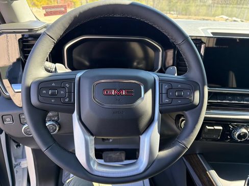 New 2026 GMC Sierra 1500 Elevation w/ X31 Off-Road Package AWD/4WD image 17