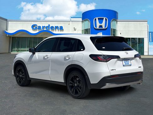 New 2027 Honda HR-V Sport image 4