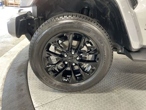Used 2021 Jeep Wrangler Unlimited Sahara AWD/4WD image 10