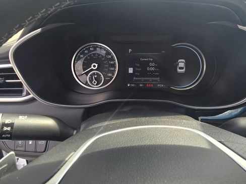 Used 2026 Genesis G70 2.5T AWD/4WD image 4