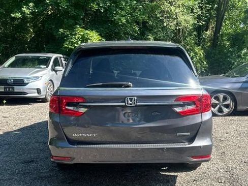 Used 2023 Honda Odyssey Touring image 3