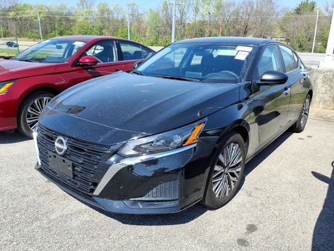 Certified 2025 Nissan Altima 2.5 SV image 3