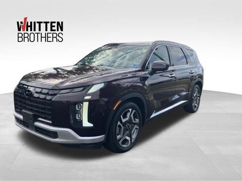 Used 2023 Hyundai Palisade Limited w/ Winter Package AWD/4WD image 1
