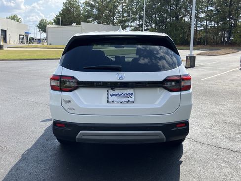 Used 2025 Honda Pilot EX-L image 9